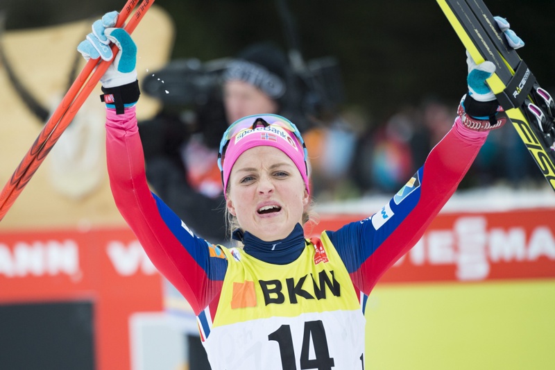 Терезе Йохауг от Норвегия спечели масовия старт на 10 километра свободен стил от Световната купа
