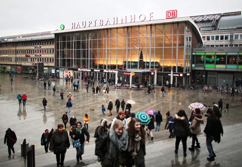 Нападенията са извършени в района на Централната жп гара в Кьолн