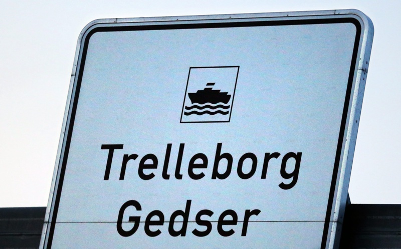 Пътуващите с ферибот от Рощок (Германия) до Гедзер (Дания) и Трелеборг (Швеция) вече са подложени на паспортна проверка