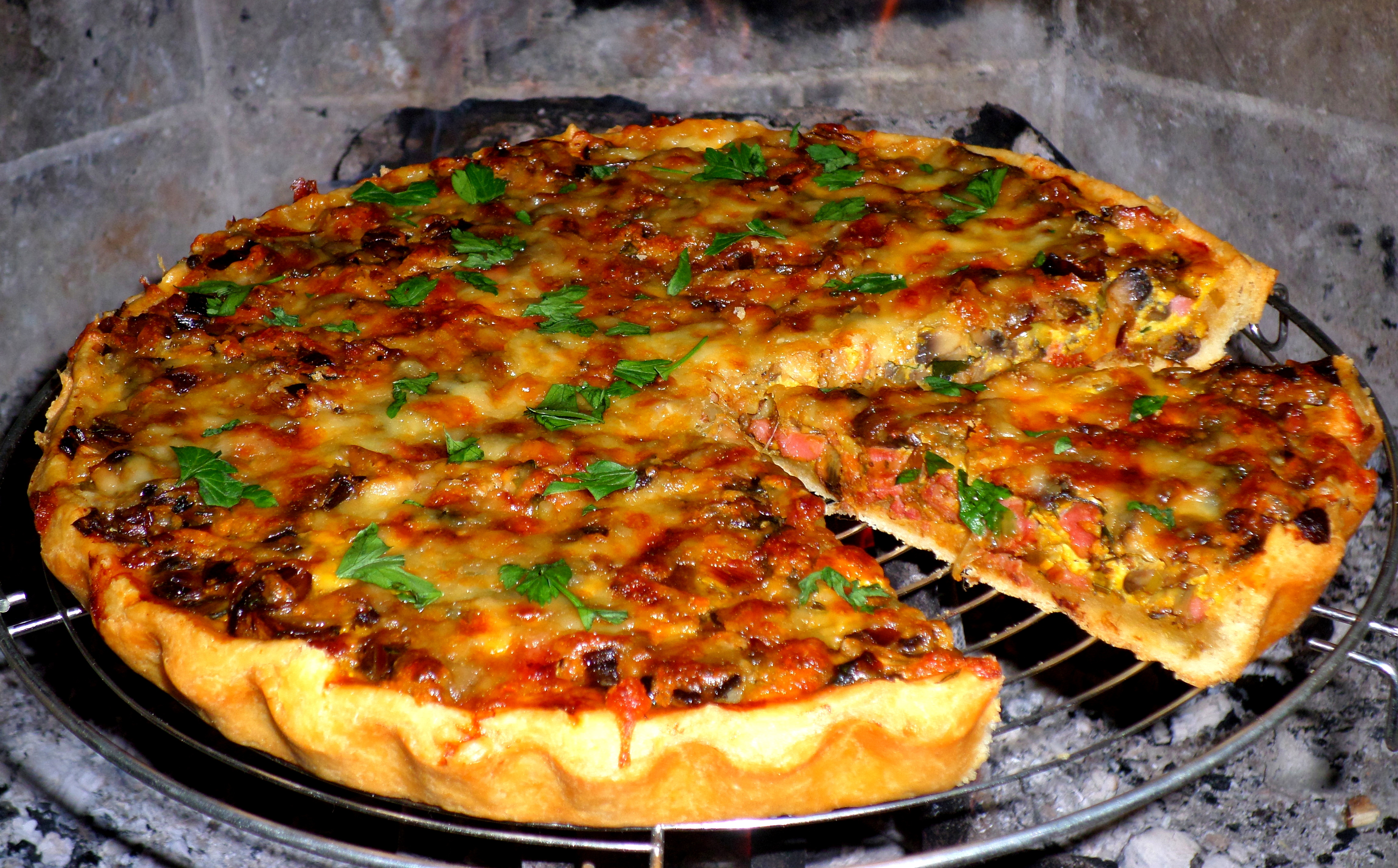 Киш с гъби, праз лук и бекон