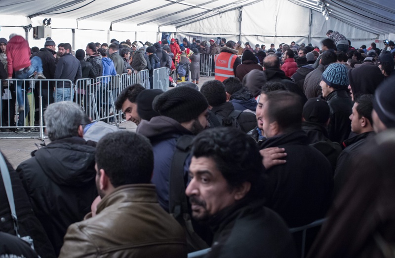 Мигранти наредени за социални помощи в Германия