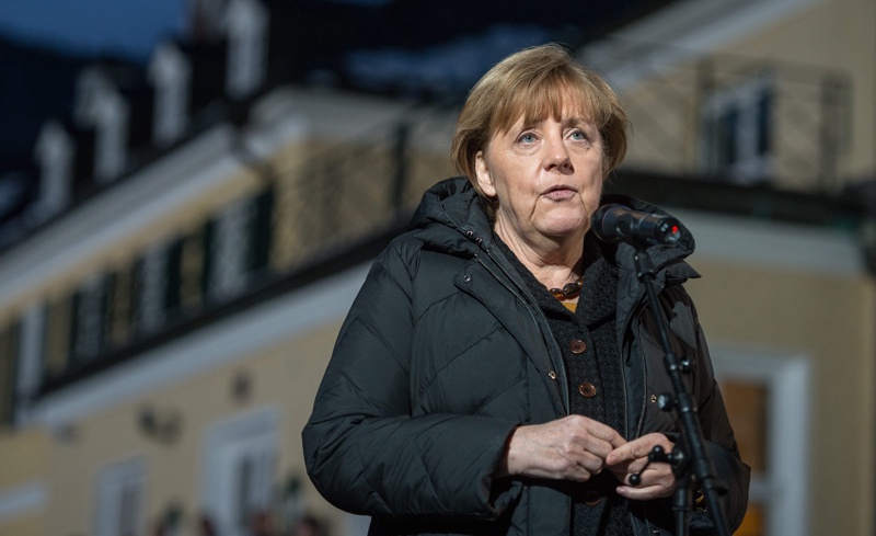 Меркел отхвърли призива за таван на бежанците