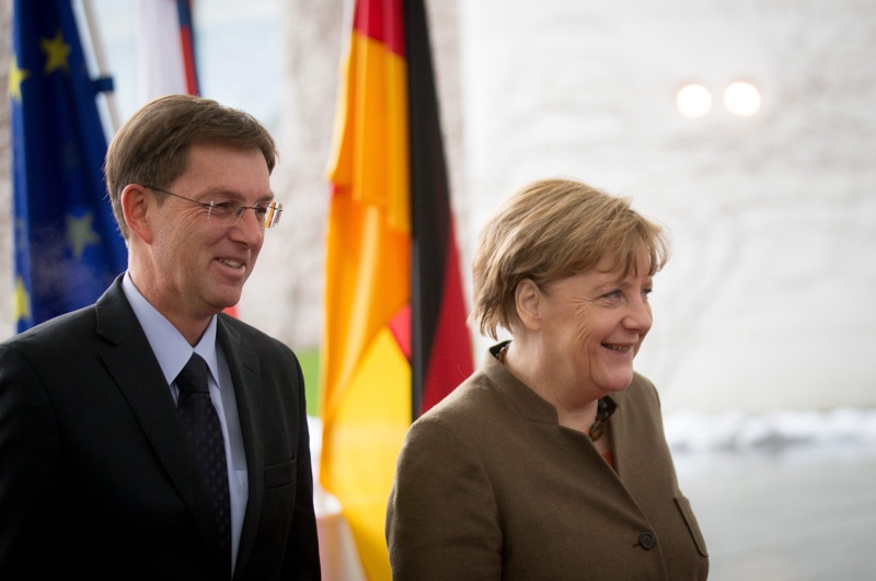 Ангела Меркел посреща словенския премиер Миро Церар пред канцлерството в Берлин