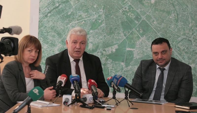 Кметът Йораднка Фандъкова и шефът на Метрополитена Стоян Братоав обявиха старта на строежа