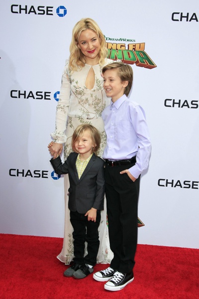 Кейт Хъдсън с децата си