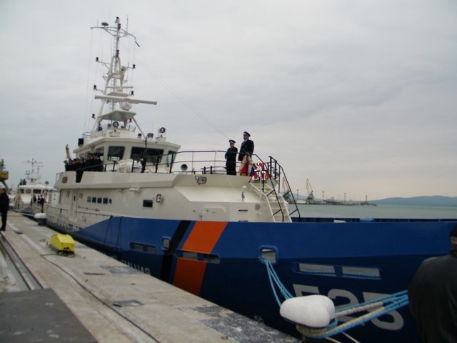 Български кораб спаси 900 мигранти край Лесбос