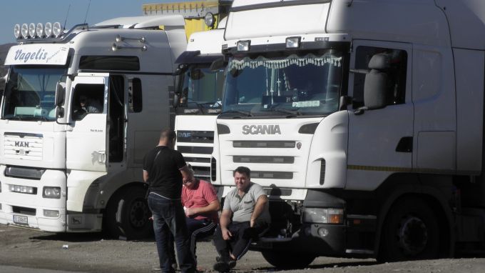 Фирмите, потърпевши от блокадата на гръцките фермери, ще получат сертификати за форсмажор