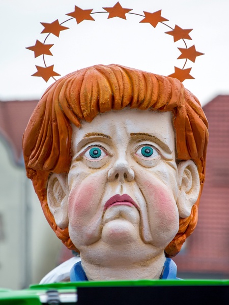 Парад в Ерфурт и карнавално изображение на канцлера Ангела Меркел по повод бежанската криза