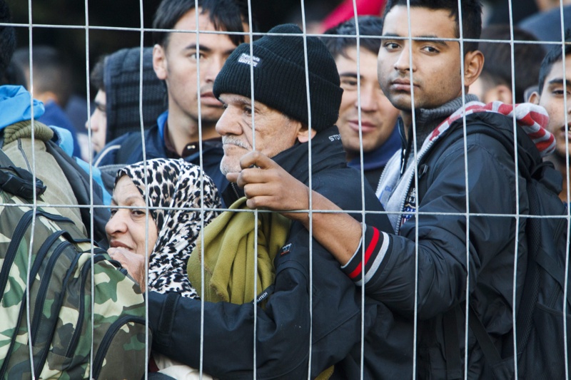 Над 1 млн. бежанци ще влязат в Европа и тази година
