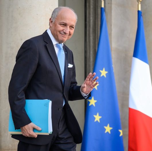 Френският външен министър Лоран Фабиюс подаде оставка