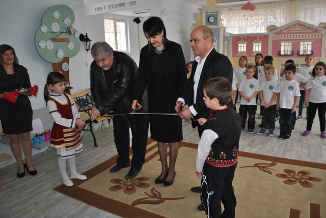 Пламен Стоилов откри обновената детска градина 'Чучулига'