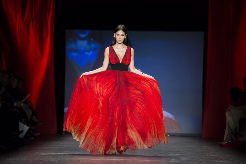 ”Мис Вселена 2016” Пиа Алонсо Вурцбах на Седмицата на модата в Ню Йорк за Red Dress Collection на асоциация Go Red For Women