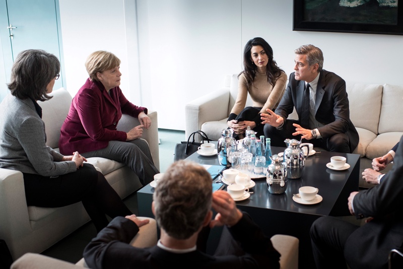 Джордж и Амал Клуни на среща с Ангела Меркел