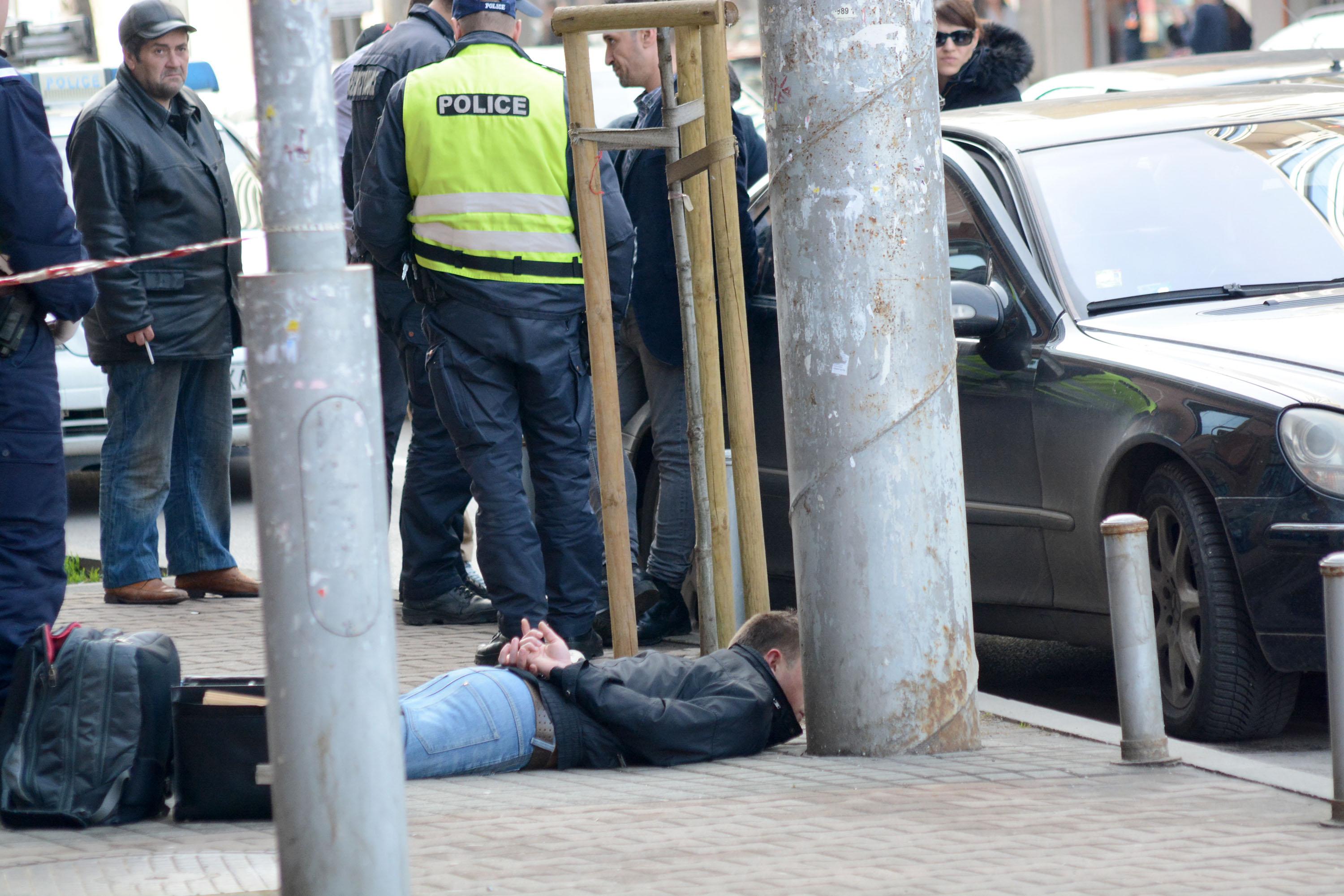 Измамниците бяха задържани пред столичен мол миналия февруари
