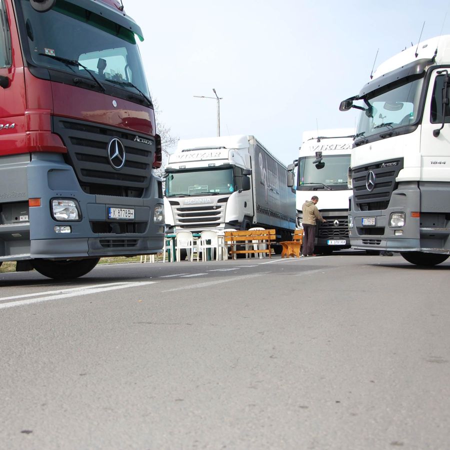 Туристи анулират резервации заради граничната блокада