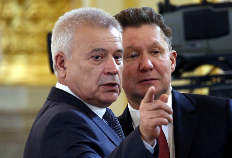 Президентът на Лукойл Вагит Алекперов и председателят на Газпром Алексей Милер