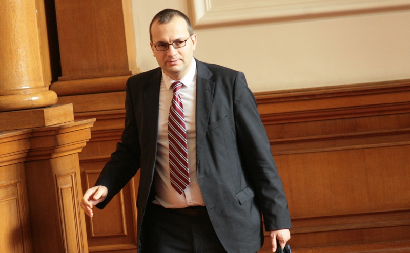 Демократична България определи състава на екипите за консултации с представителите