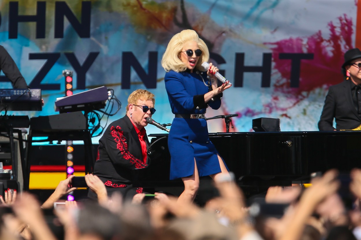 Елтън Джон и Лейди Гага с безплатен концерт преди Оскарите