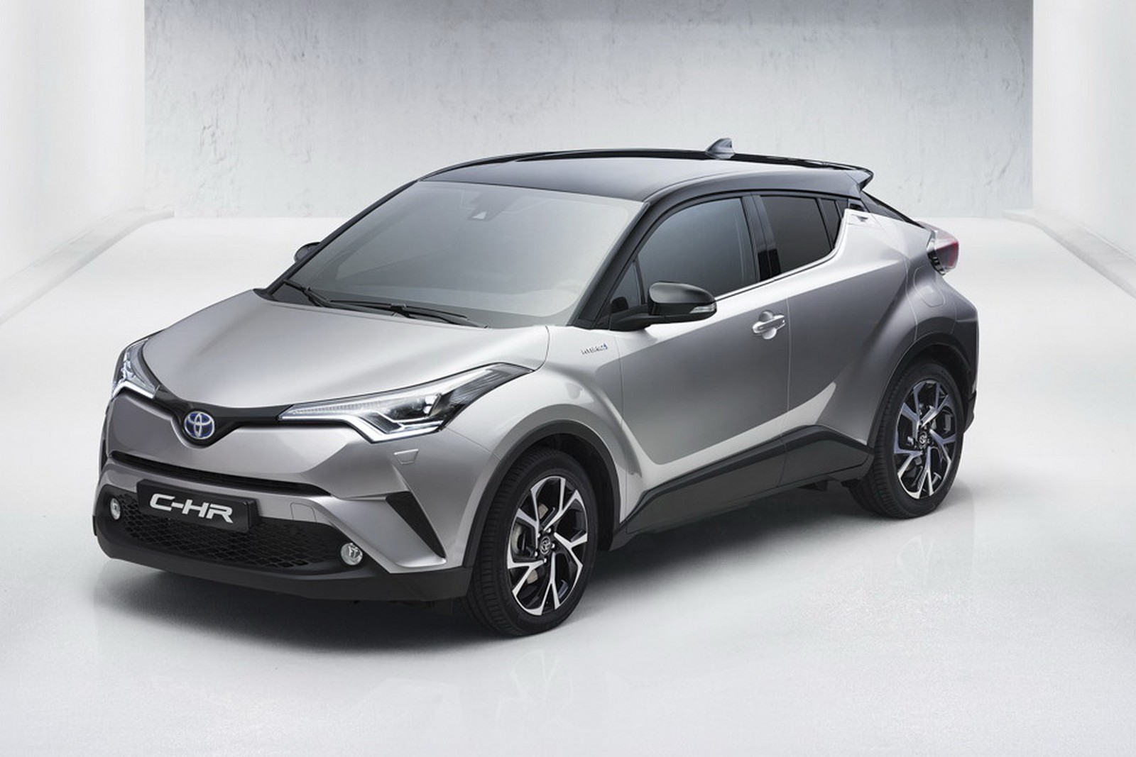 Това е производствената версия на Toyota C-HR (снимки)