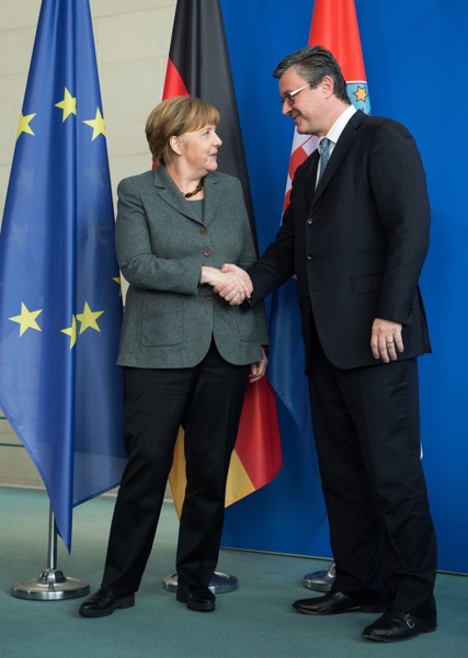 Канцлерът Меркел и хърватският премиер Орешкович обсъдиха положението с бежанците на Балканите