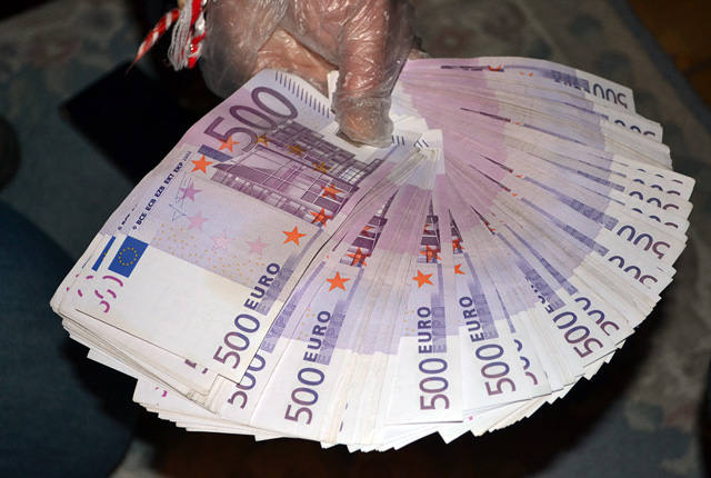 Печатането на фалшиви пари в Европа намалява