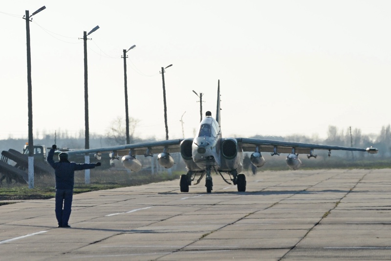 Руски боен самолет прелетя близо до американски над Сирия