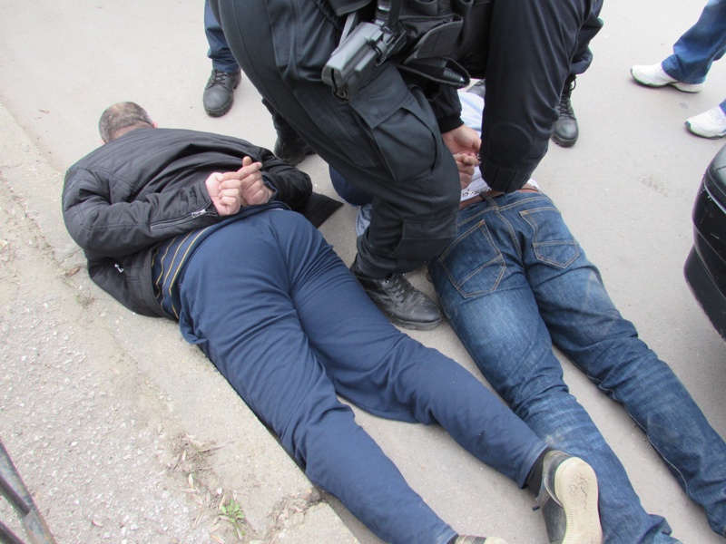 Две групи телефонни измамници заловени в Русенско (снимки)