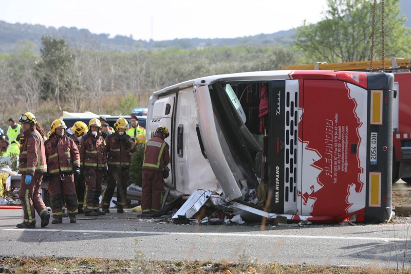 13 жертви при катастрофа на автобус, българка сред ранените