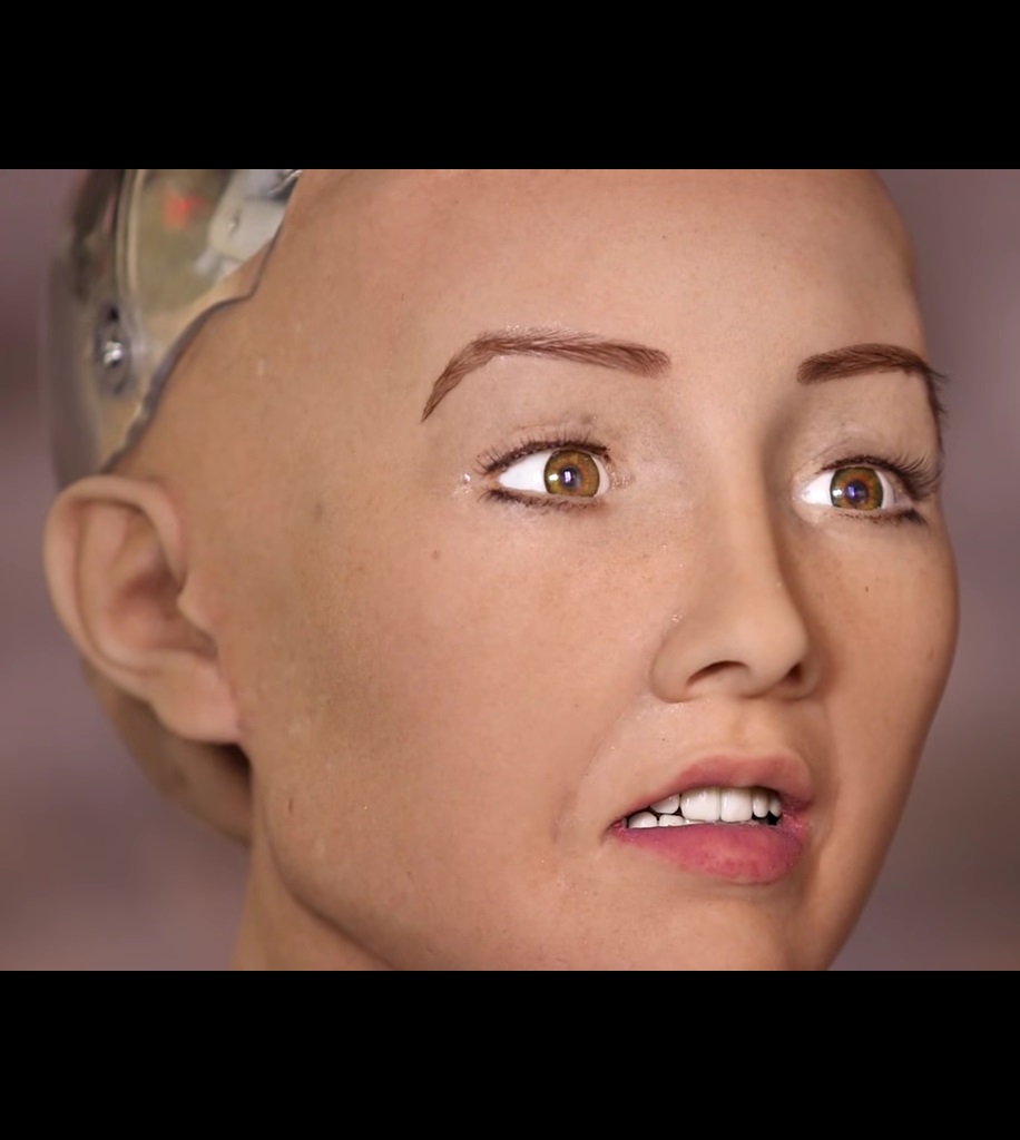 Роботът София