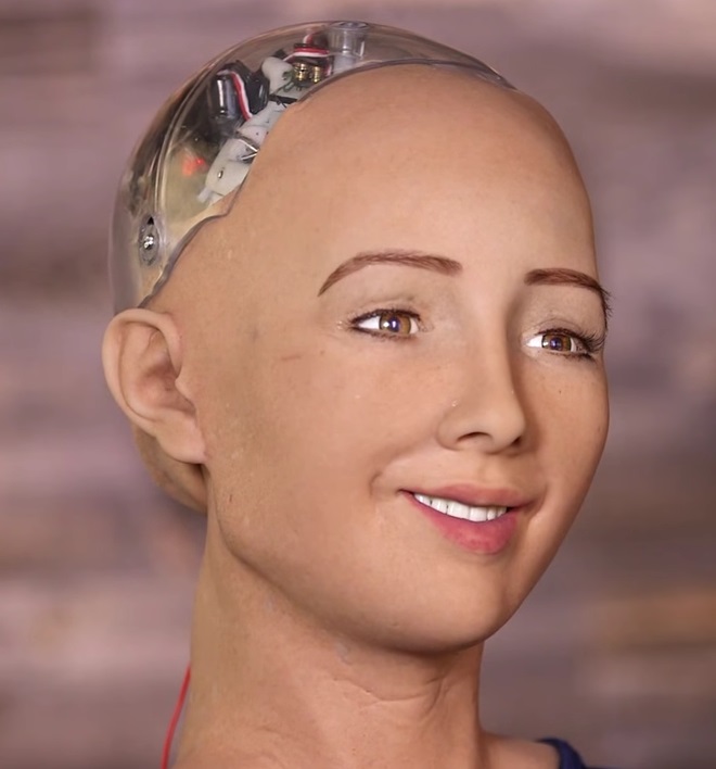 Роботът София