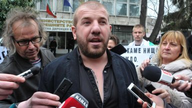 В момента оперират Ловеца на Бежанци Динко Вълев който вчера