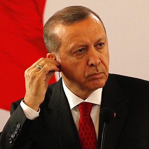 Турция привика германския посланик заради песен за Ердоган