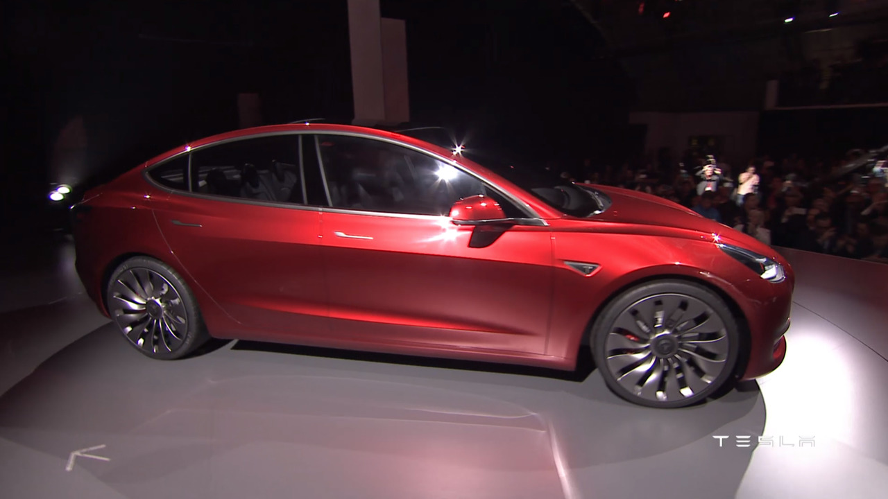 Илон Мъск лично ще връчи ключовете на първите Tesla Model 3