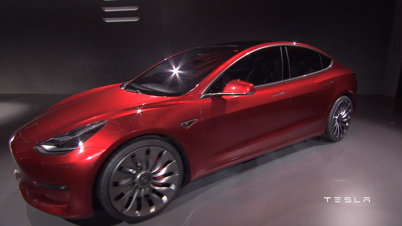 Американците луднаха по новия Tesla Model 3