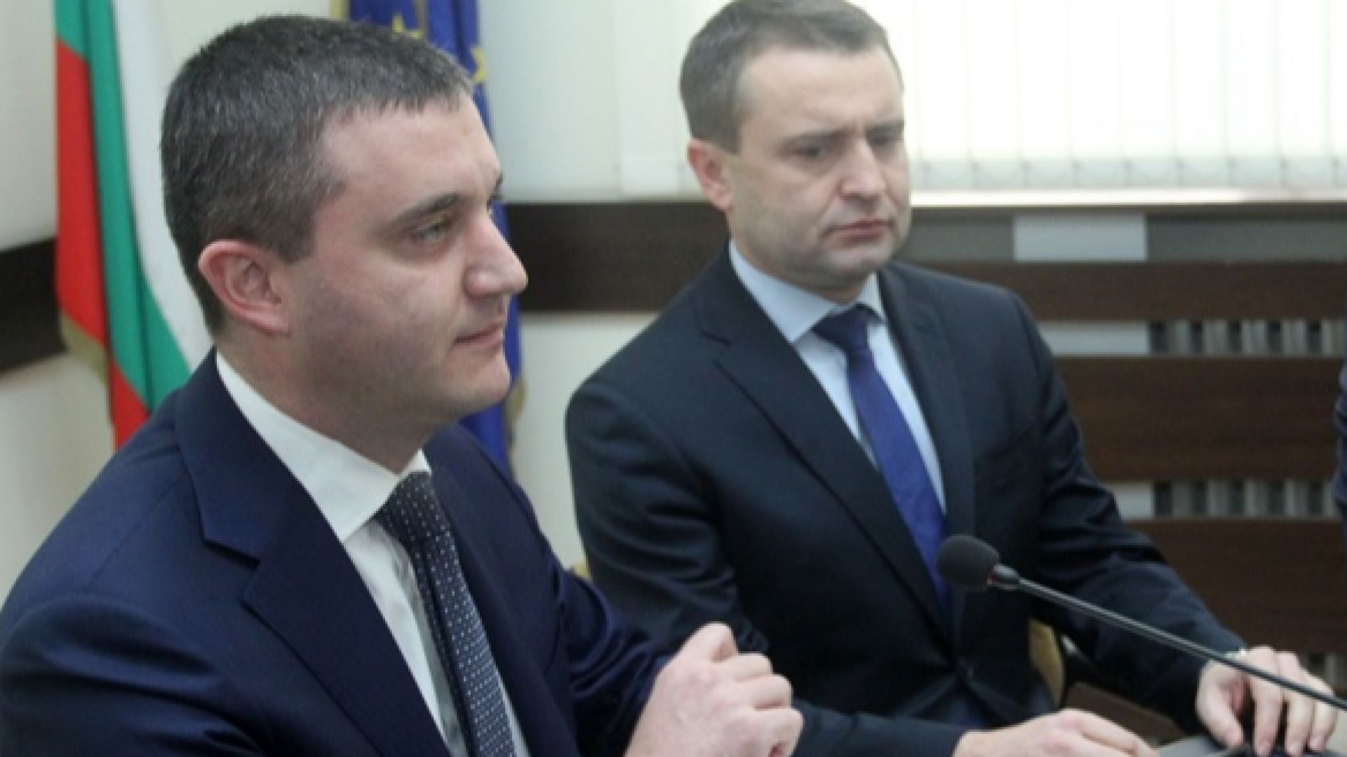 Като най вероятен наследник на Карина Караиванова в Комисията по финансов