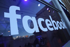 Facebook ще описва снимките за незрящите си потребители