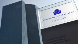 Ръст на използването на еврото за сметка на долара