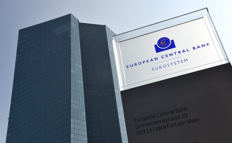 През второто тримесечие на годината търговските банки в еврозоната неочаквано затегнаха критериите за одобрение на заемите за бизнеса
