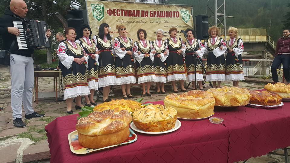 Фестивал на брашното 2016 ”Търкулнала се питката.... та чак до Своге”