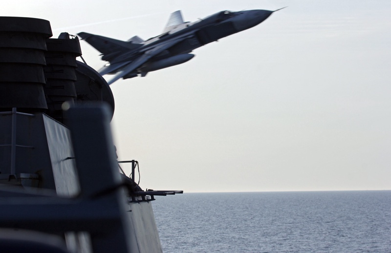 Русия: Не сме симулирали атака по US кораб (снимки)