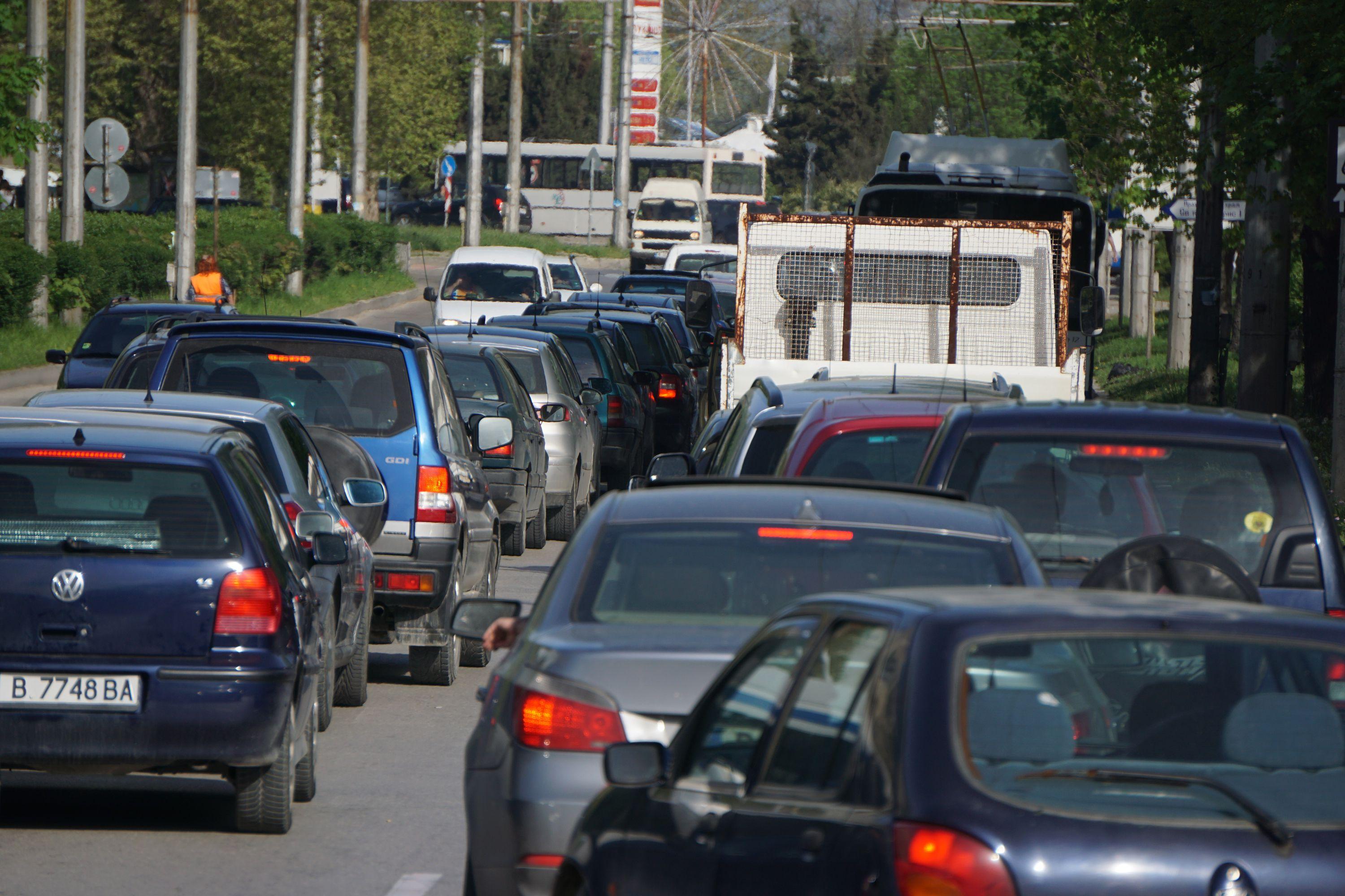300 000 коли напускат София за празниците