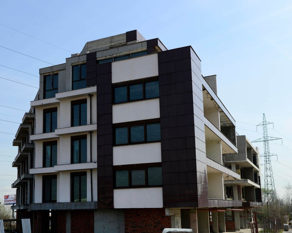 Продава се незавършена жилищна сграда в София