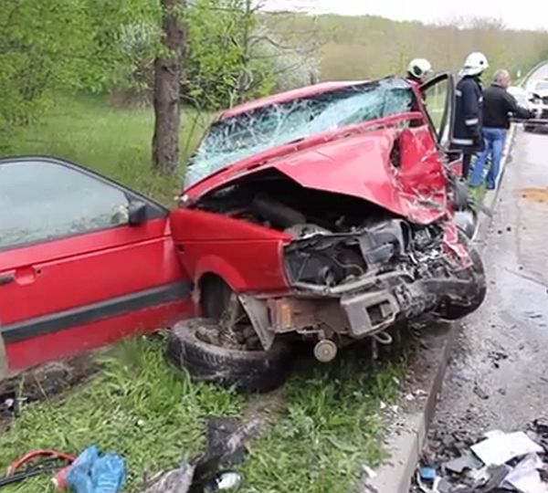 Двама мъже загинаха при катастрофа край Добрич