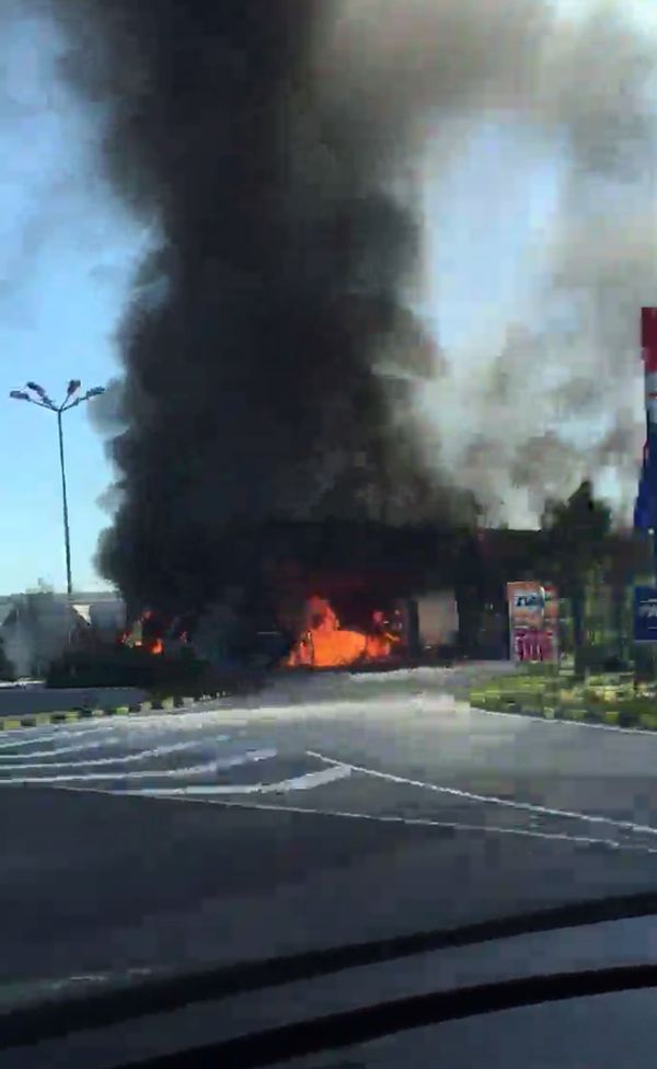 Сигналът за пожара е подаден в 11.50 ч.