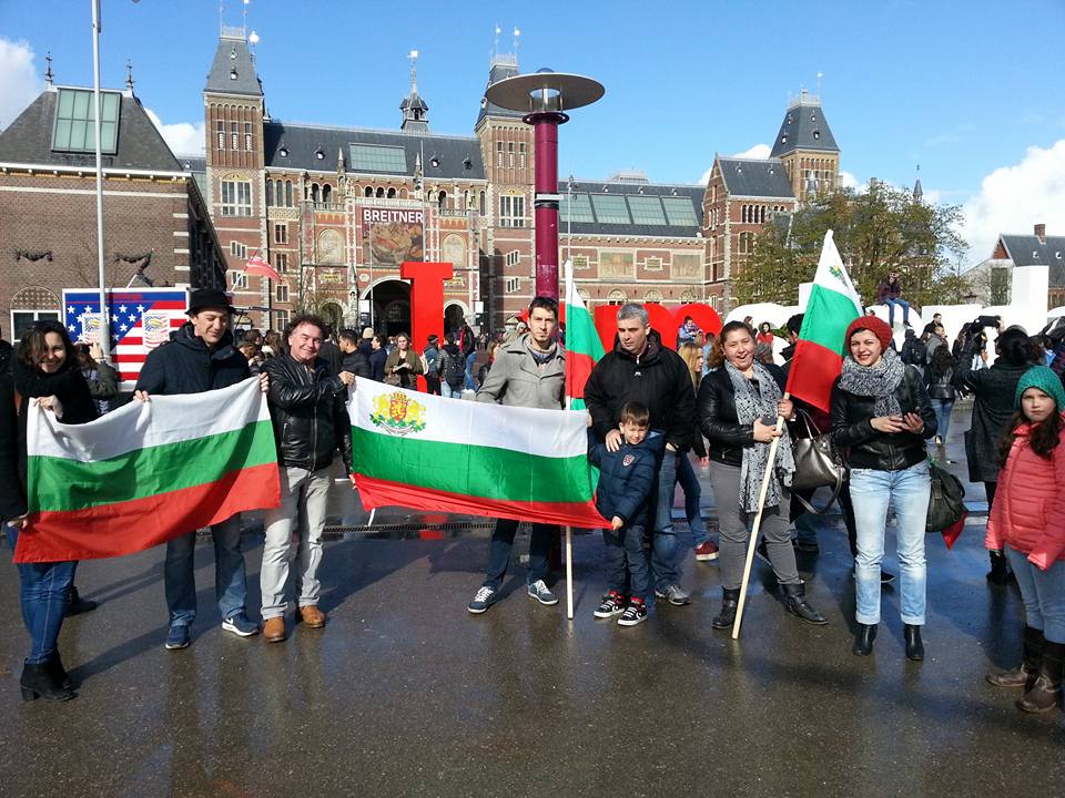 Парламентът облекчи частично гласуването в чужбина