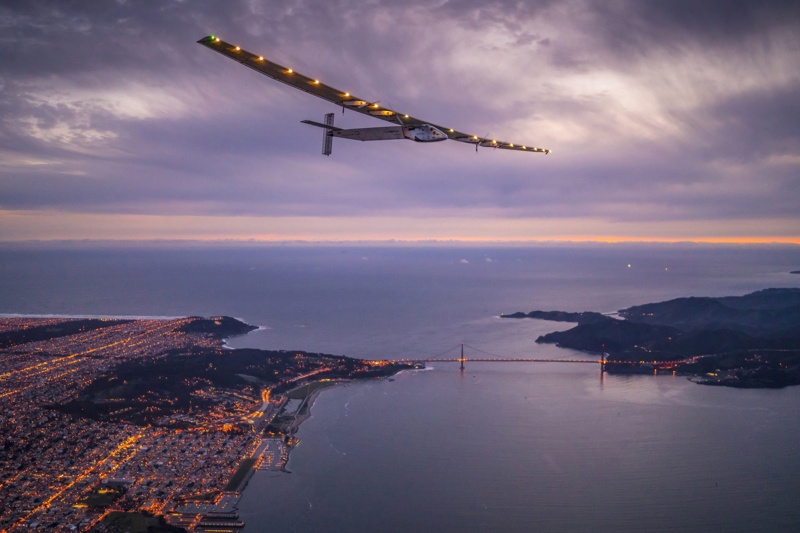 Solar Impulse 2 над Сан Франциско