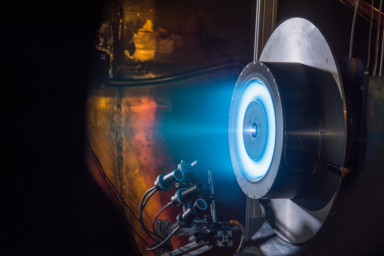 НАСА усилено разработва йонен двигател от ново поколение