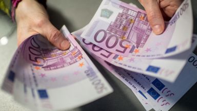 Банковите такси за превод в евро в ЕС намаляват драстично