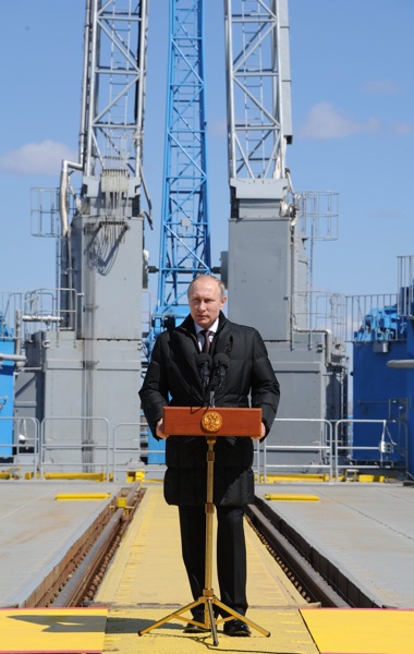 Президентът Путин произнася реч след успешното, макар и забавено изстрелване на ракетата Союз -2.1а от новия космодрум