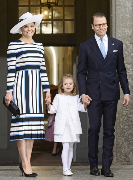 Шведската принцеса Виктория, принцеса Естел и принц Даниел